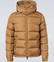 ملابس وأزياء